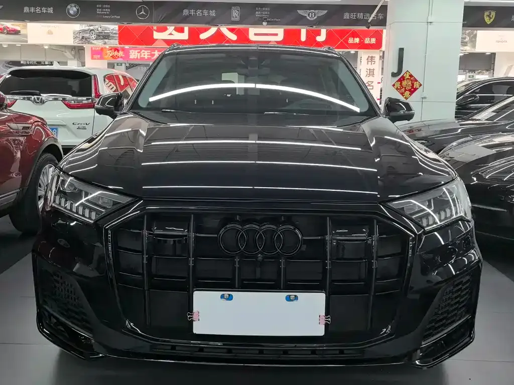 Audi Q7 2021 из CN, фото 8