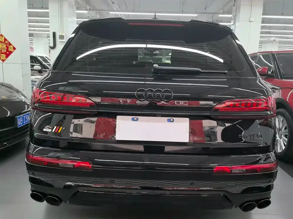 Audi Q7 2021 из CN, фото 9