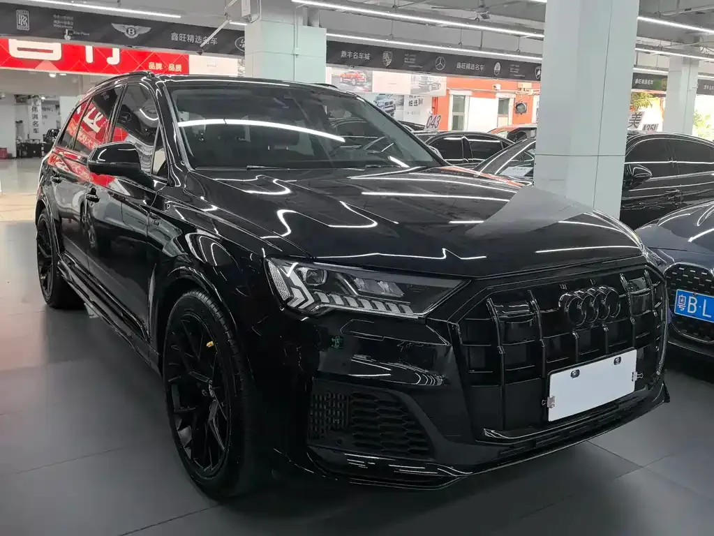 Audi Q7 2021 из CN, фото 10