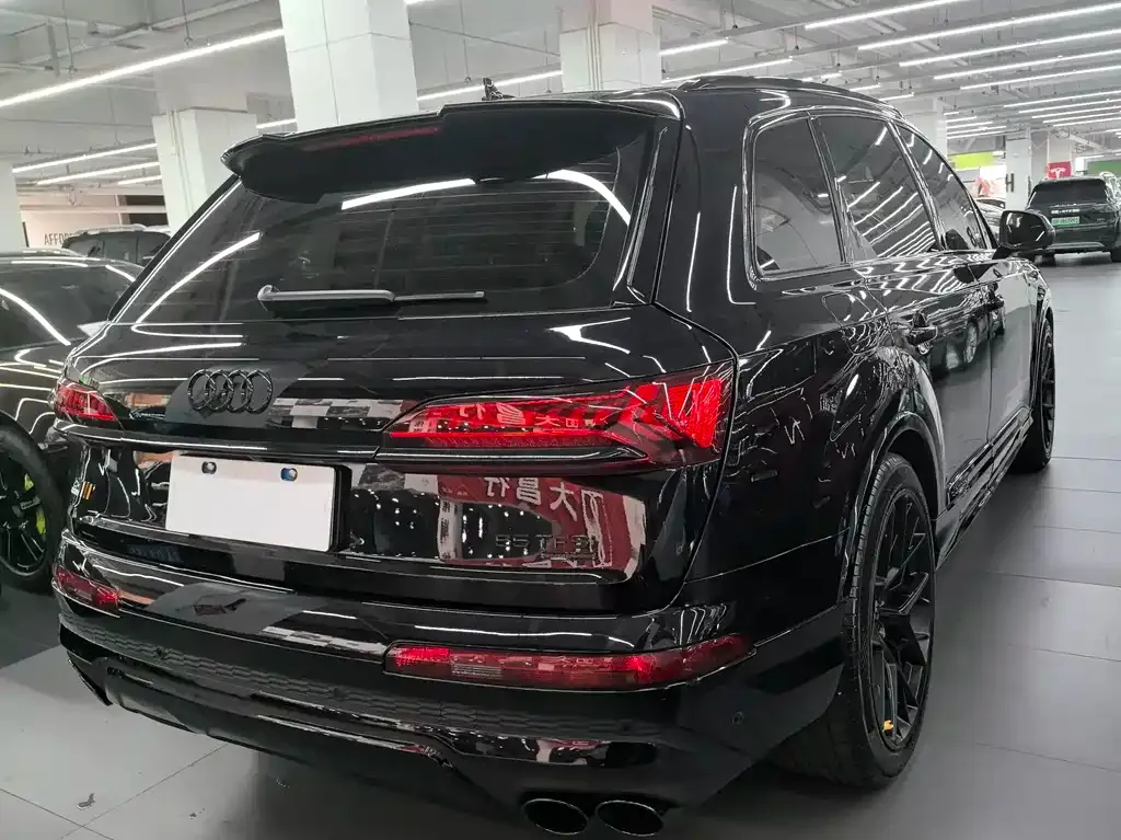 Audi Q7 2021 из CN, фото 2