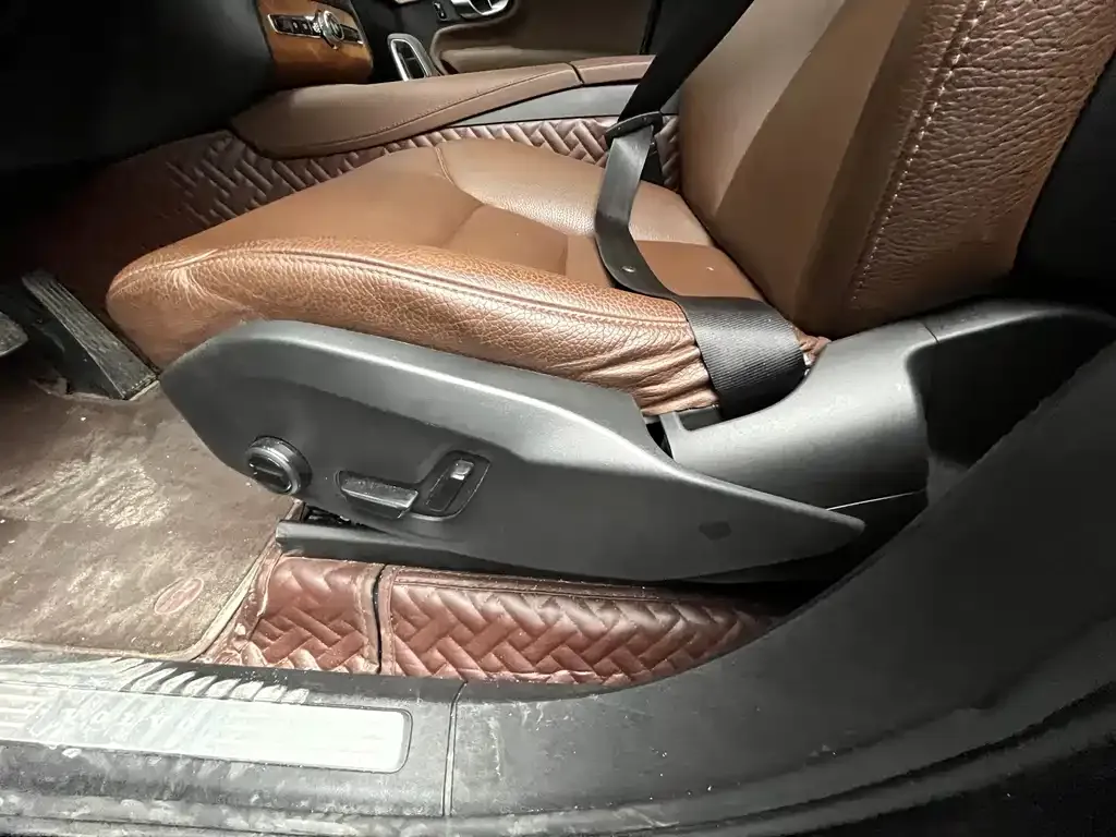 Volvo XC90 2022 из CN, фото 4
