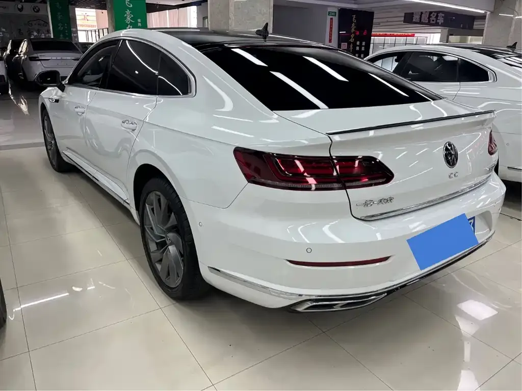 Volkswagen CC 2023 из CN, фото 2