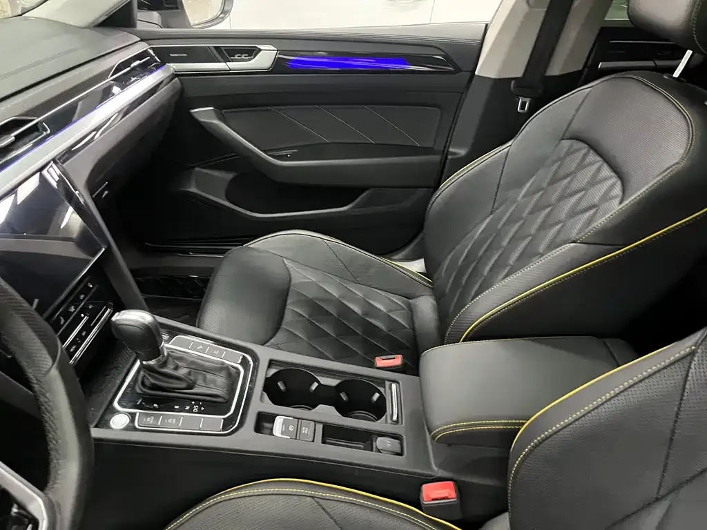 Volkswagen CC 2023 из CN, фото 7