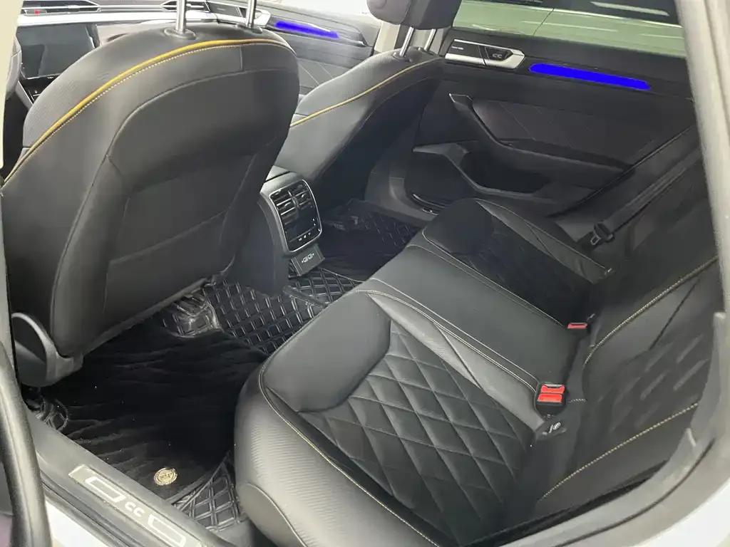 Volkswagen CC 2023 из CN, фото 5