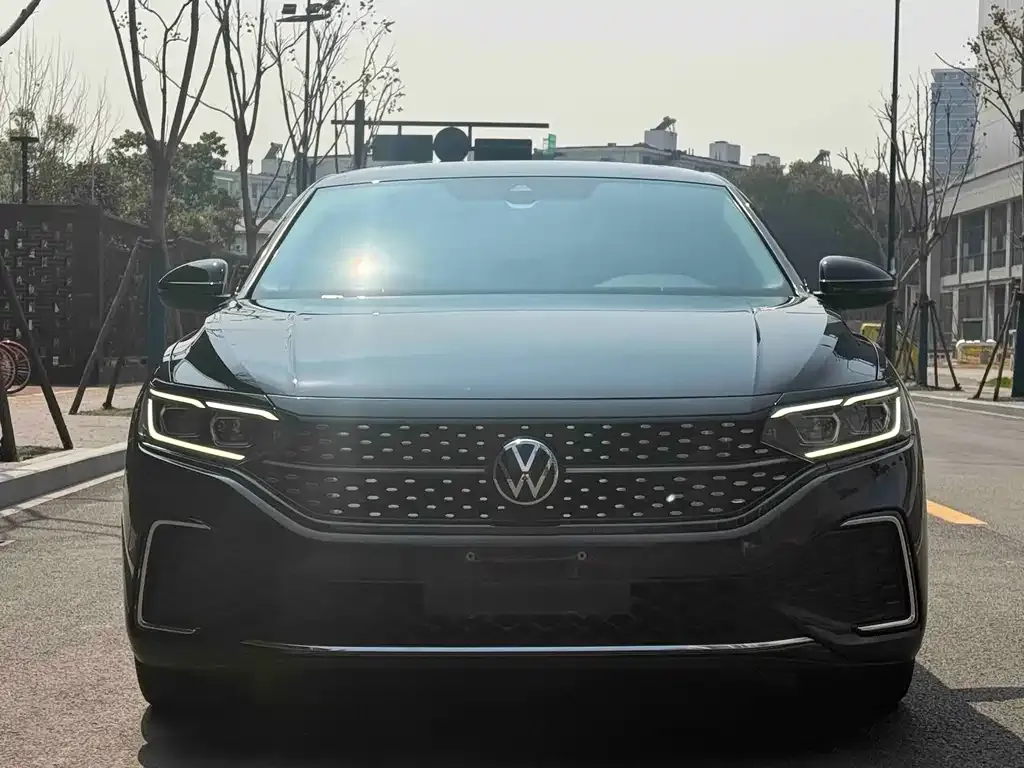 Volkswagen Passat — фото 2