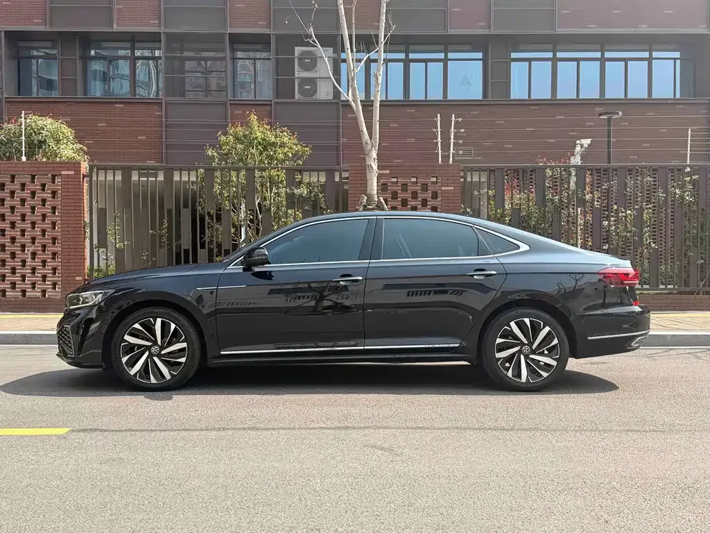 Volkswagen Passat — фото 7
