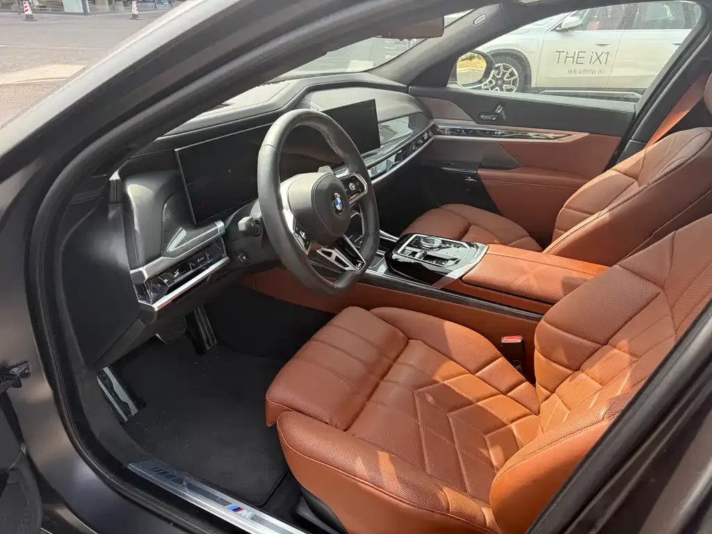 BMW 7 Series 2024 из CN, фото 6