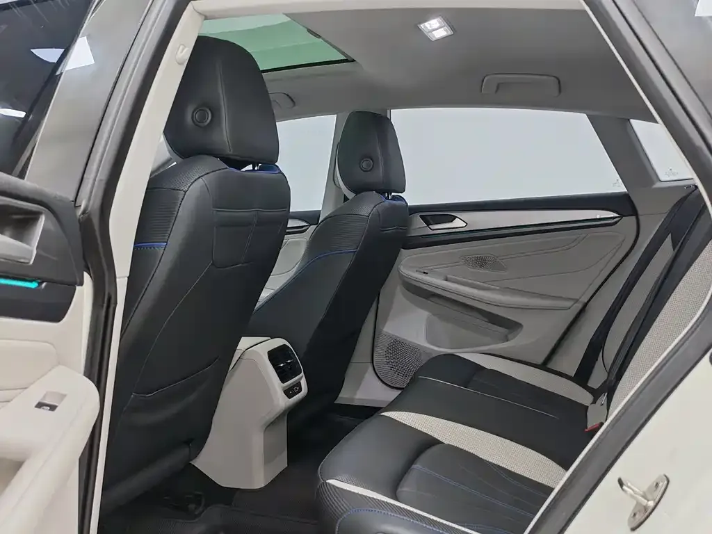 Volkswagen Lamando 2023 из CN, фото 9