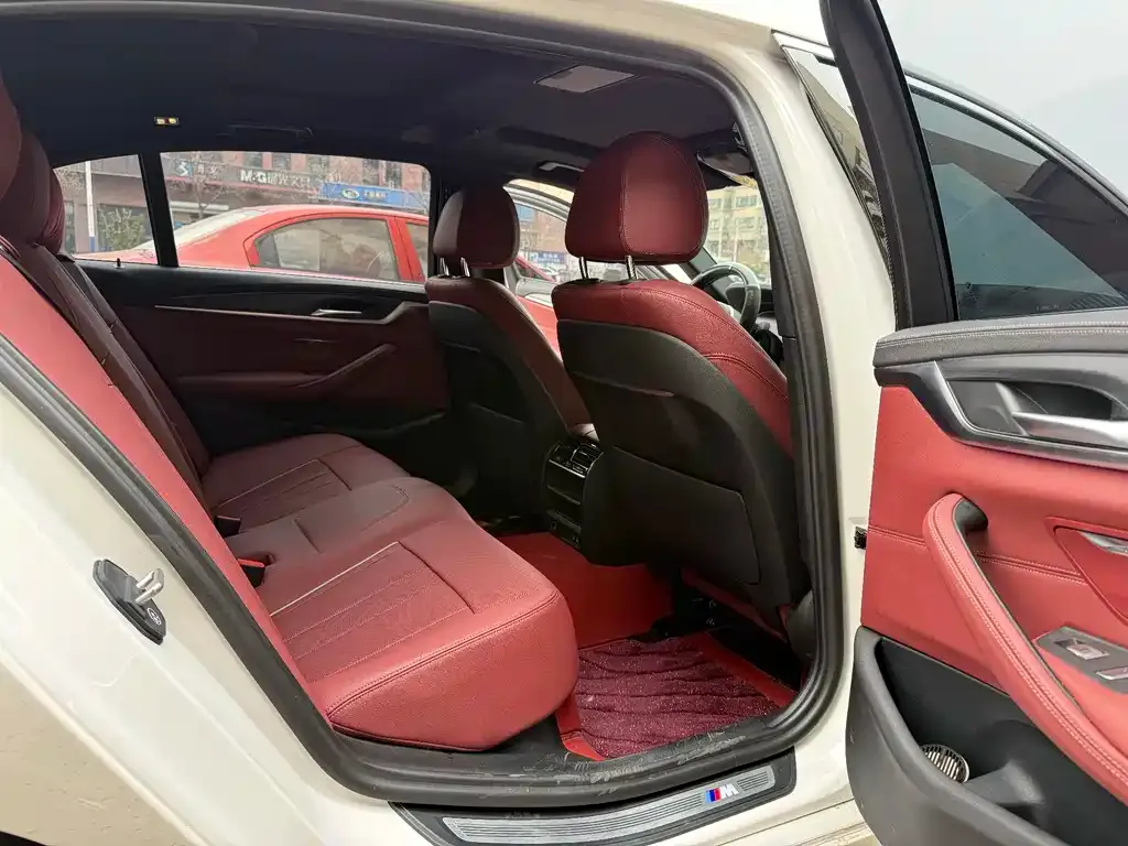 BMW 5 Series 2022 из CN, фото 4