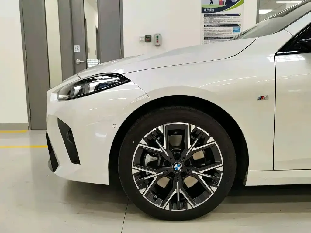 BMW 2 Series 2025 из CN, фото 8