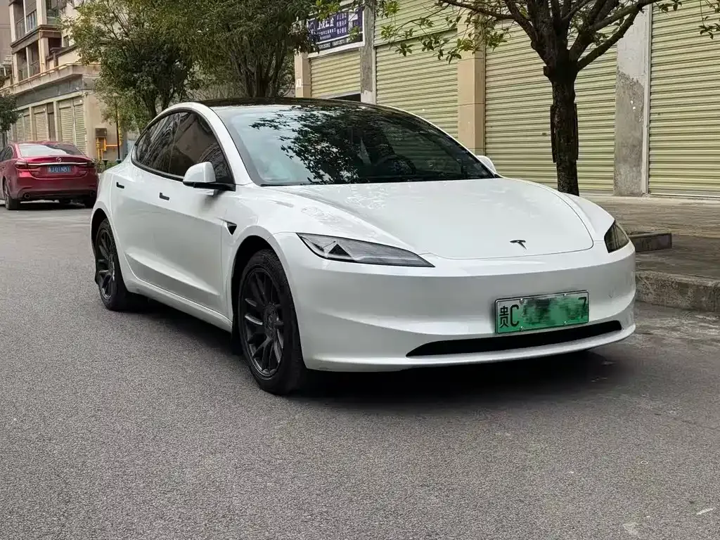 Tesla Model 3 — фото 4