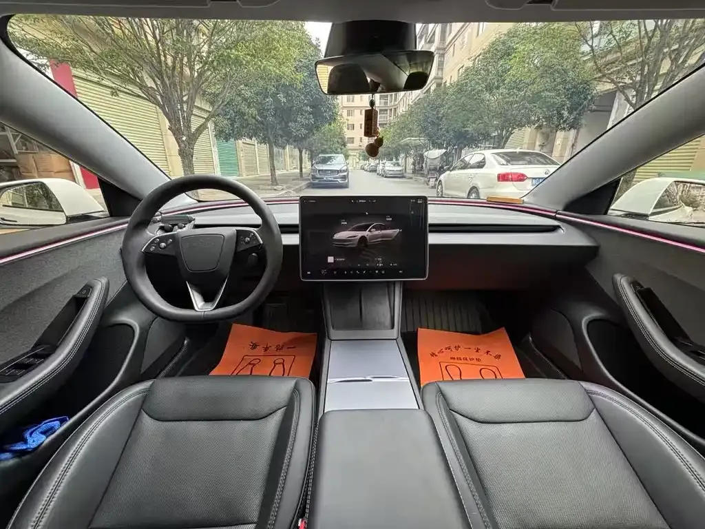 Tesla Model 3 — фото 3
