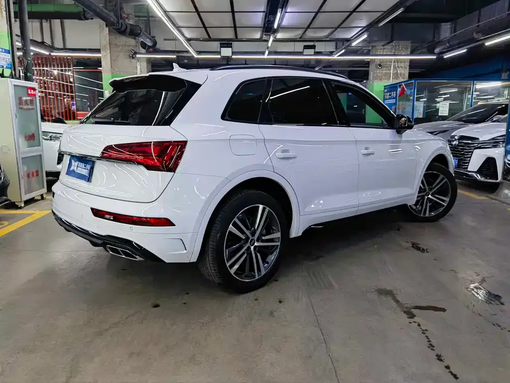 Audi Q5L — фото 2