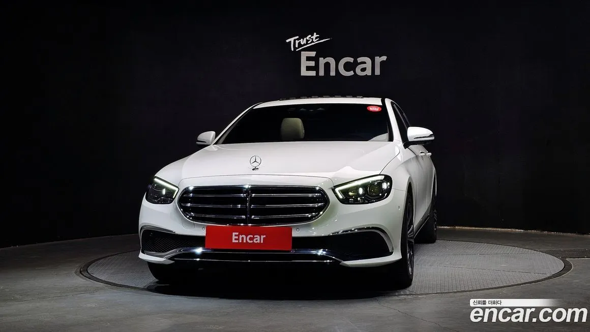 Mercedes-Benz E-Class — фото 4