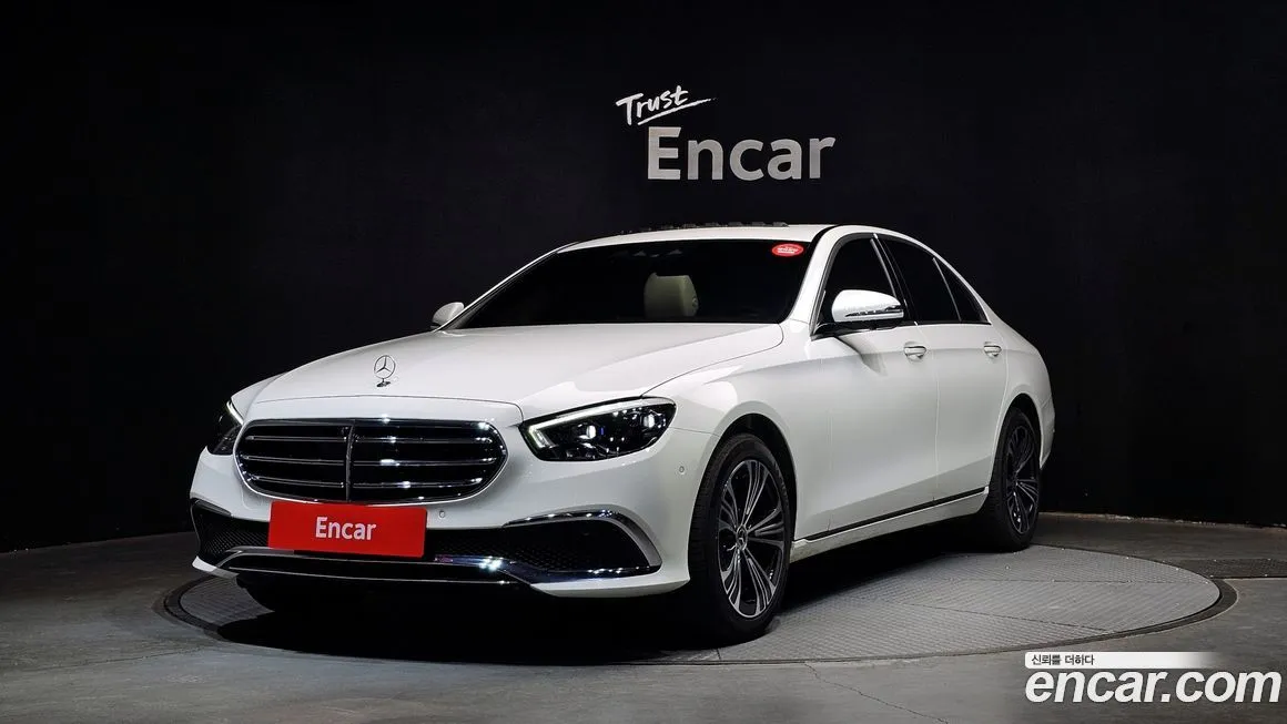 Mercedes-Benz E-Class — фото 5