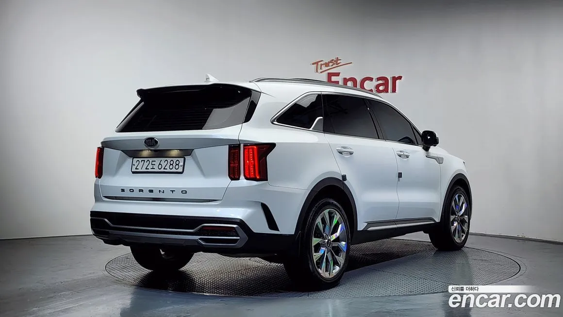 Kia Sorento — фото 10