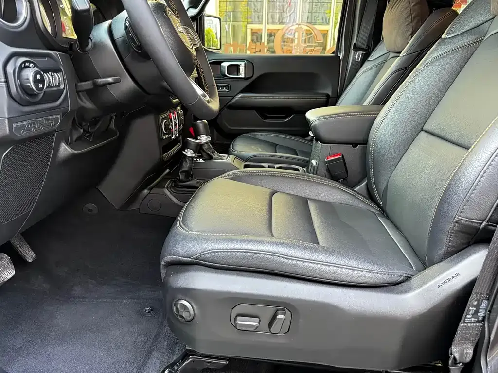 Jeep Wrangler 2024 из CN, фото 3