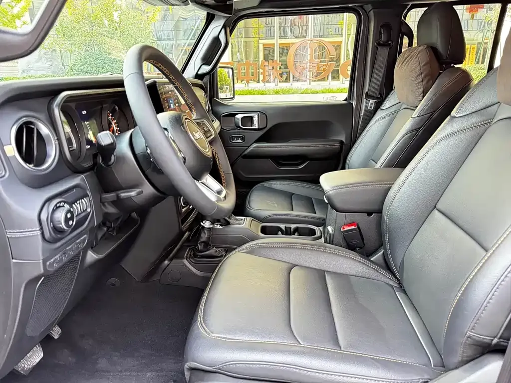 Jeep Wrangler 2024 из CN, фото 7