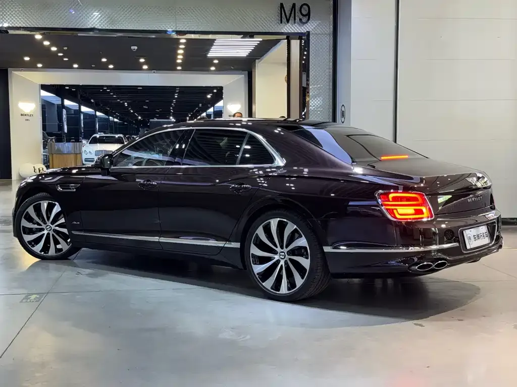 Bentley Flying Spur — фото 4