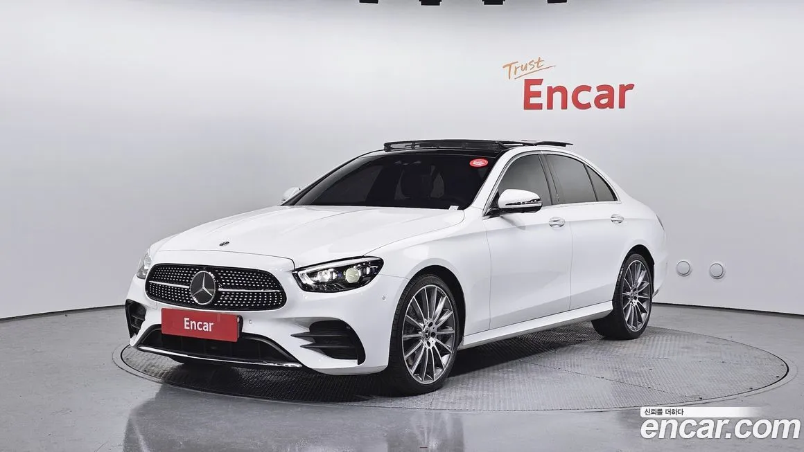 Mercedes-Benz E-Class — фото 1