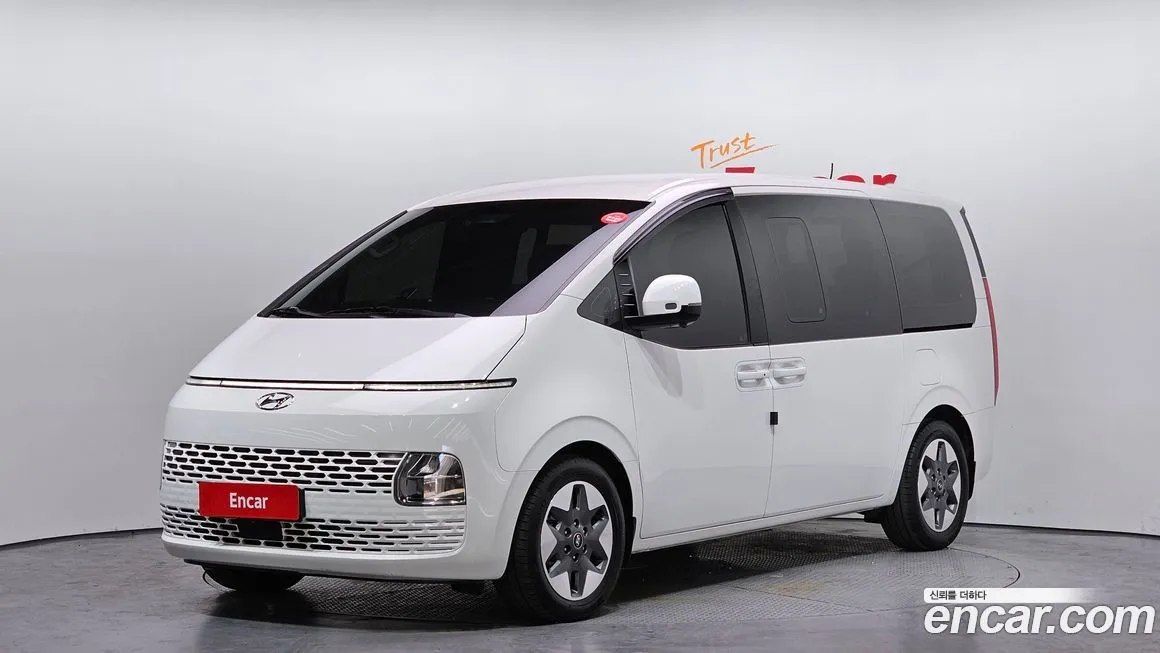 Hyundai Staria 4WD Tourer 9-Seater