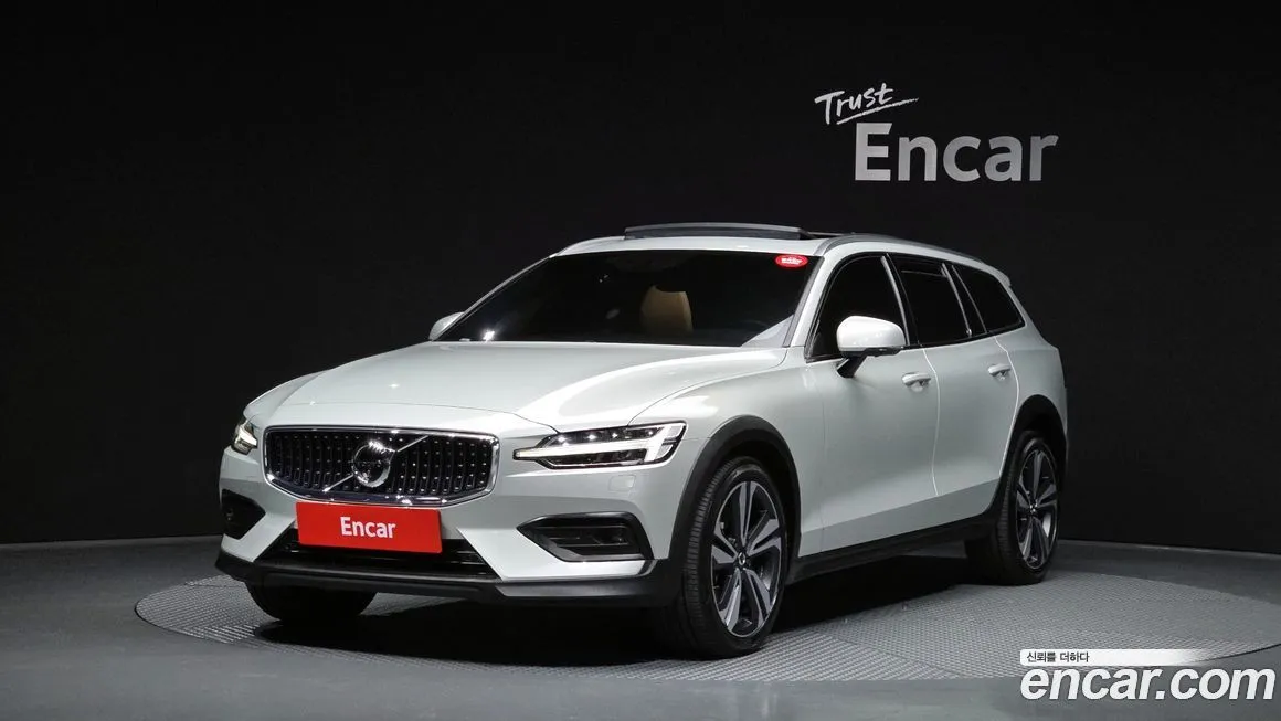 Volvo V60 — фото 1