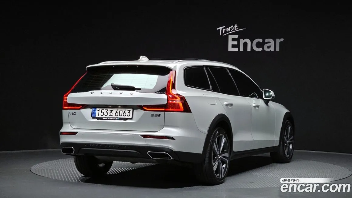 Volvo V60 — фото 10