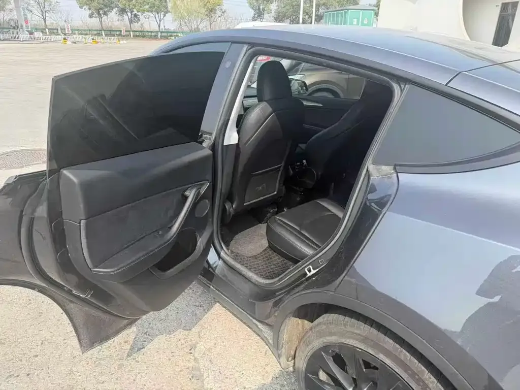 Tesla Model Y 2023 из CN, фото 3