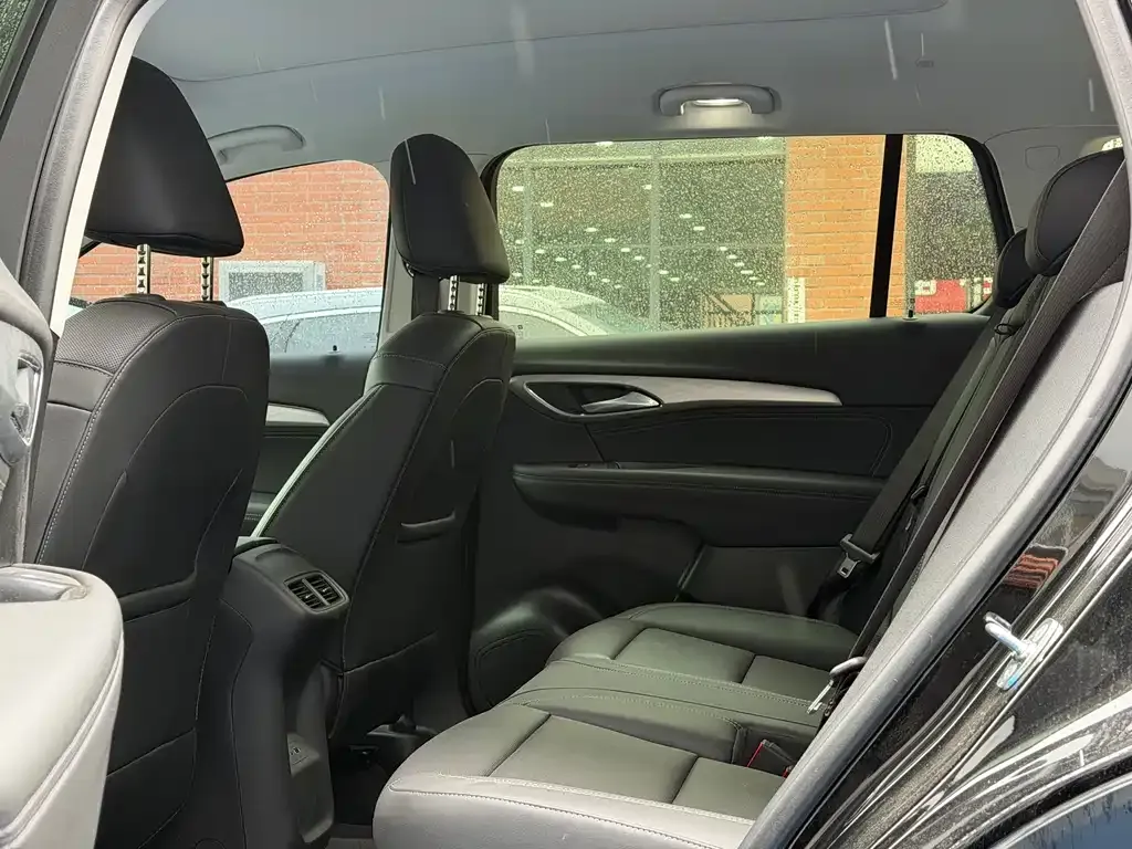 Buick Envision Plus — фото 8