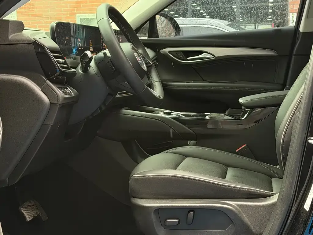Buick Envision Plus — фото 5