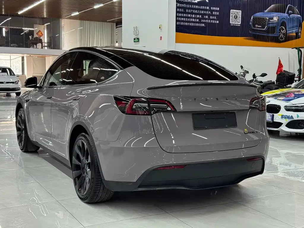 Tesla Model Y — фото 5