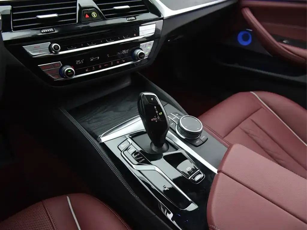 BMW 5 Series — фото 10