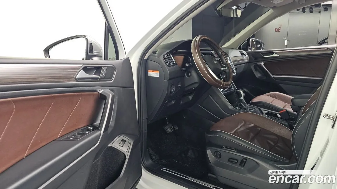 Volkswagen Tiguan — фото 10