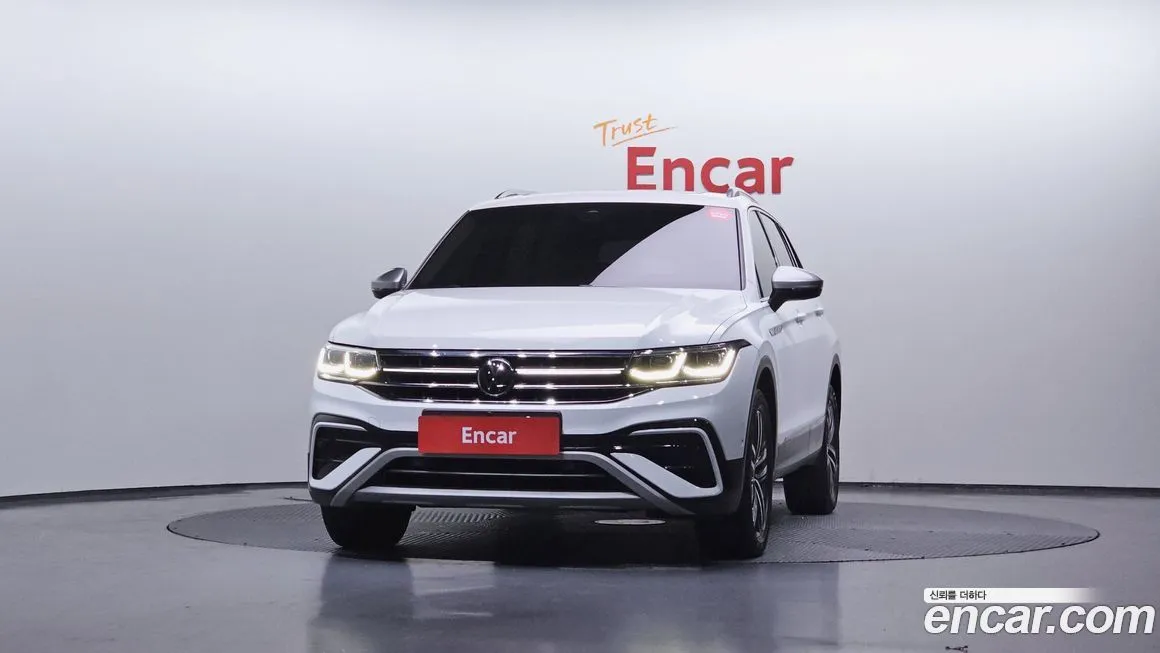 Volkswagen Tiguan — фото 9