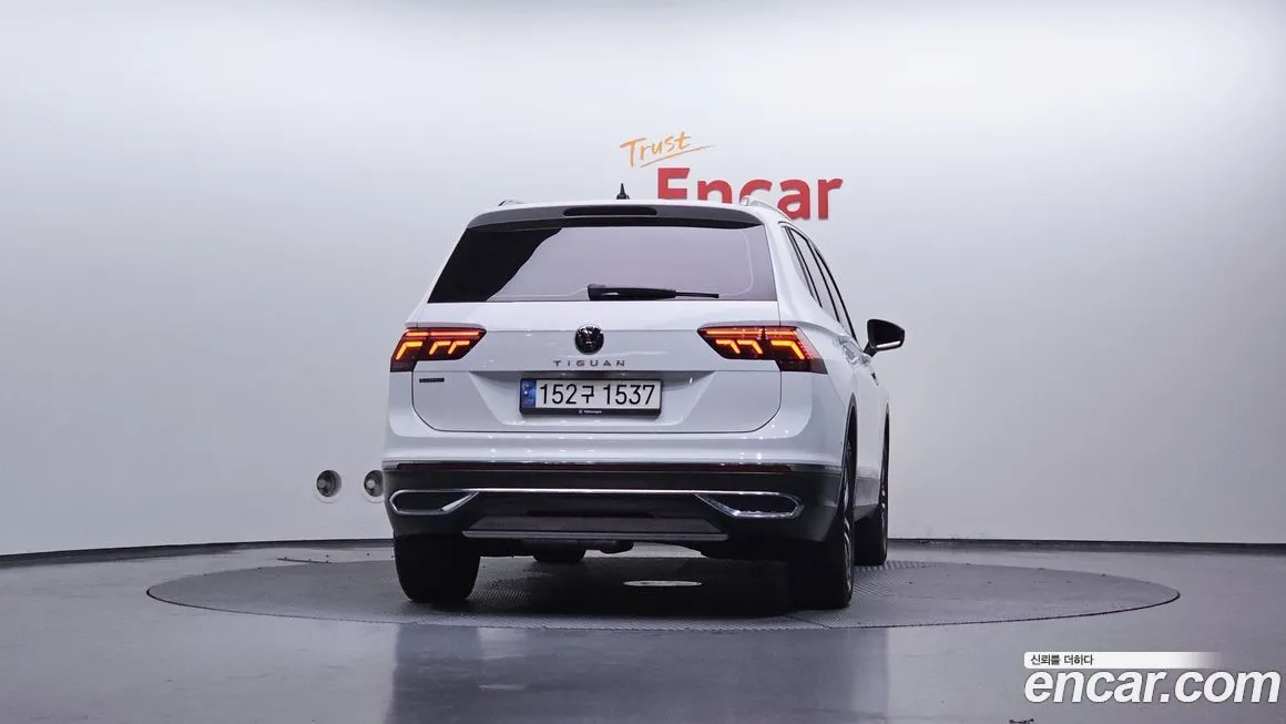 Volkswagen Tiguan — фото 4