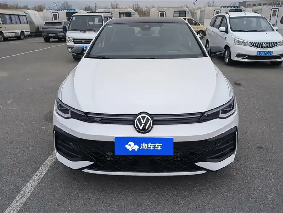 Volkswagen Golf 2024 из CN, фото 6