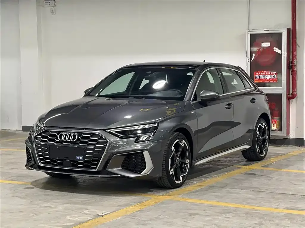 Audi A3 — фото 1