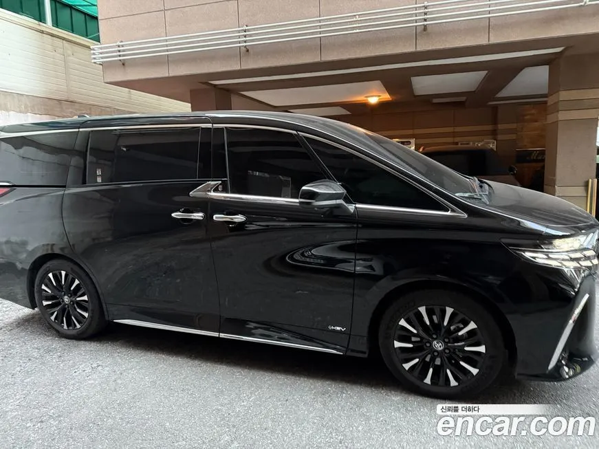 Toyota Alphard — фото 10
