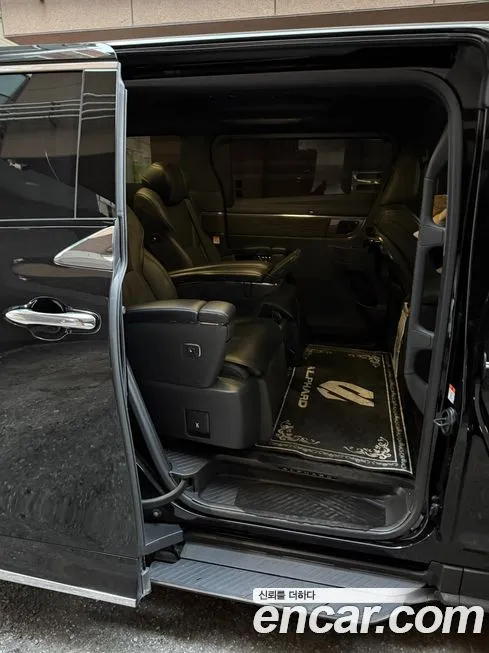 Toyota Alphard — фото 3
