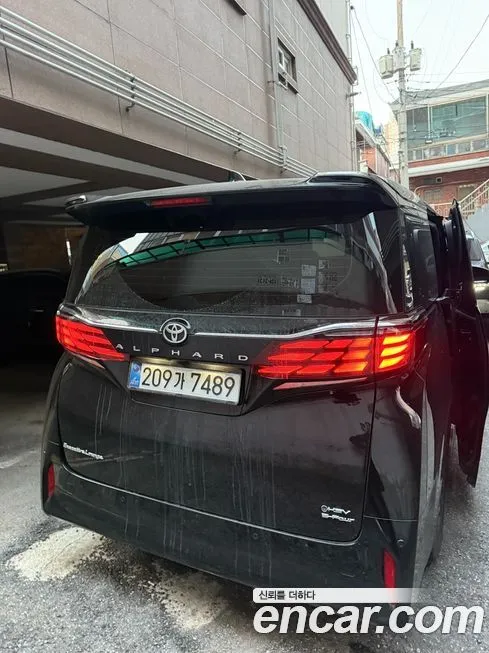 Toyota Alphard — фото 9