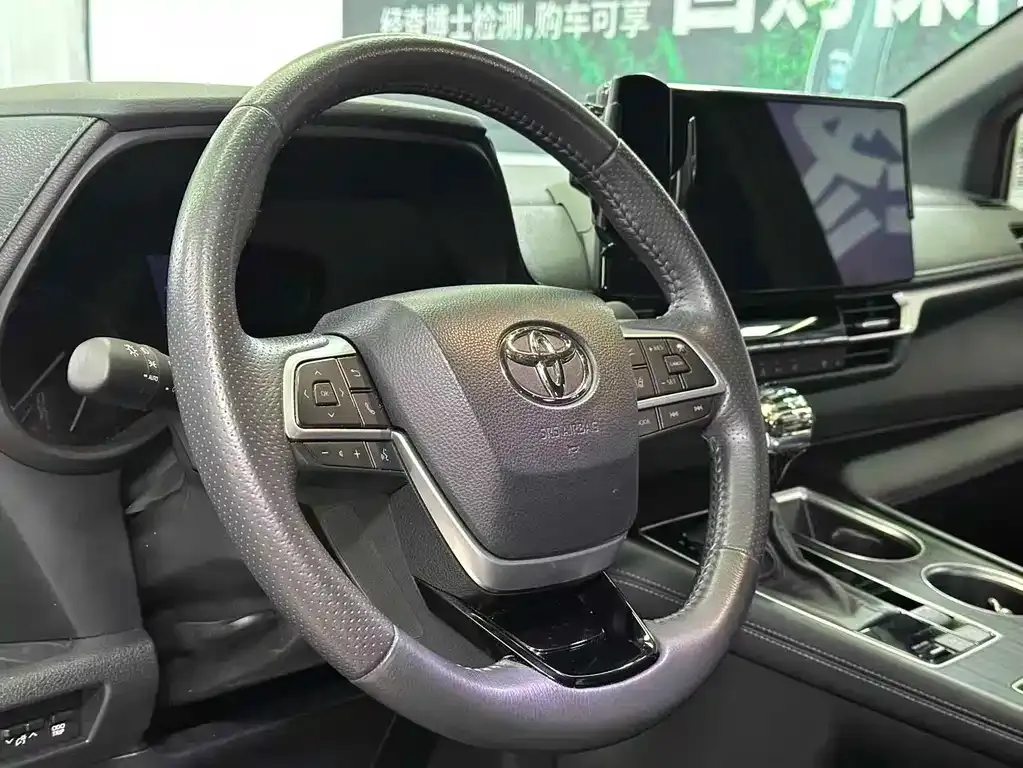 Toyota Sienna 2025 из CN, фото 6
