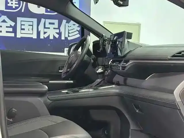 Toyota Sienna 2025 из CN, фото 8