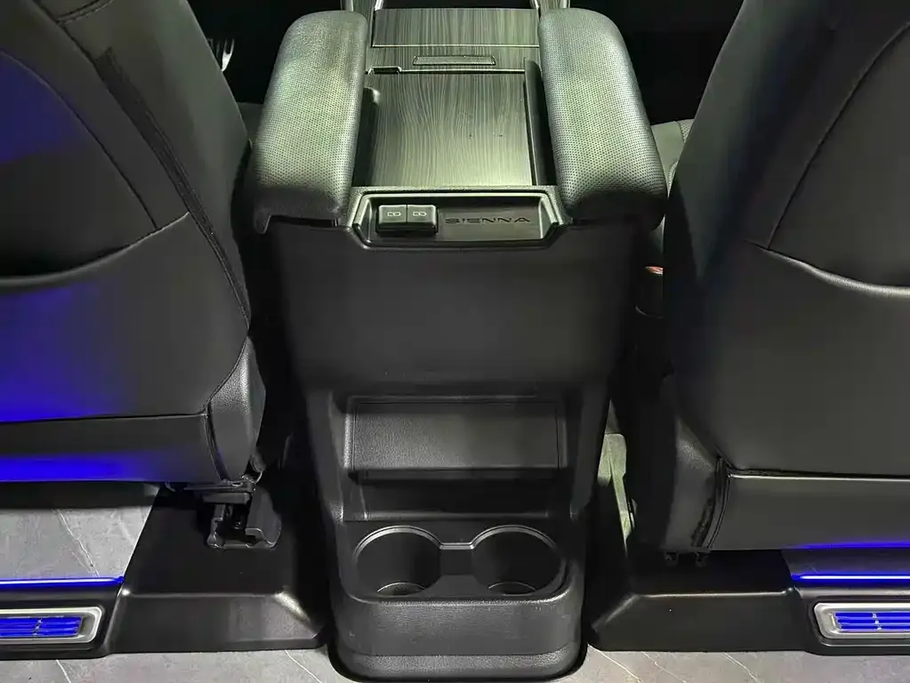 Toyota Sienna 2025 из CN, фото 7