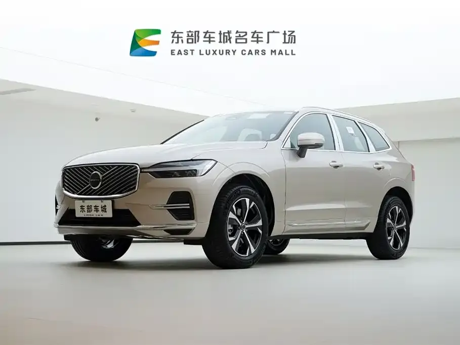 Volvo XC60 — фото 1