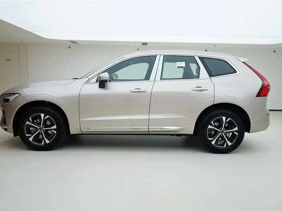Volvo XC60 — фото 5