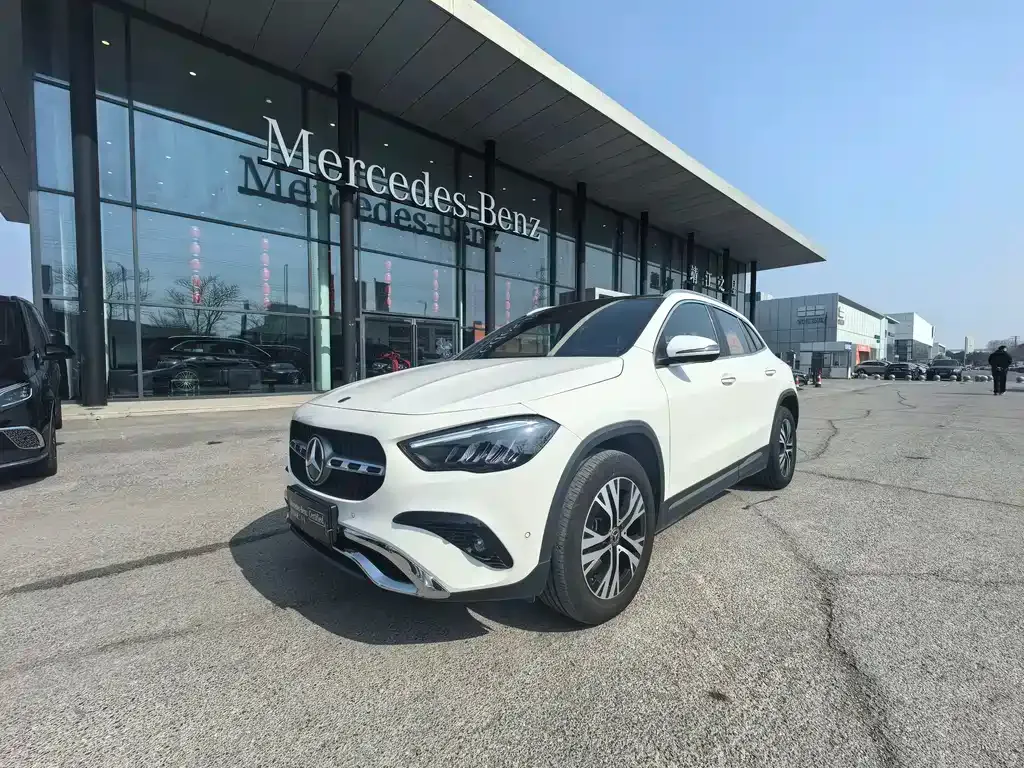 Mercedes-Benz GLA — фото 1