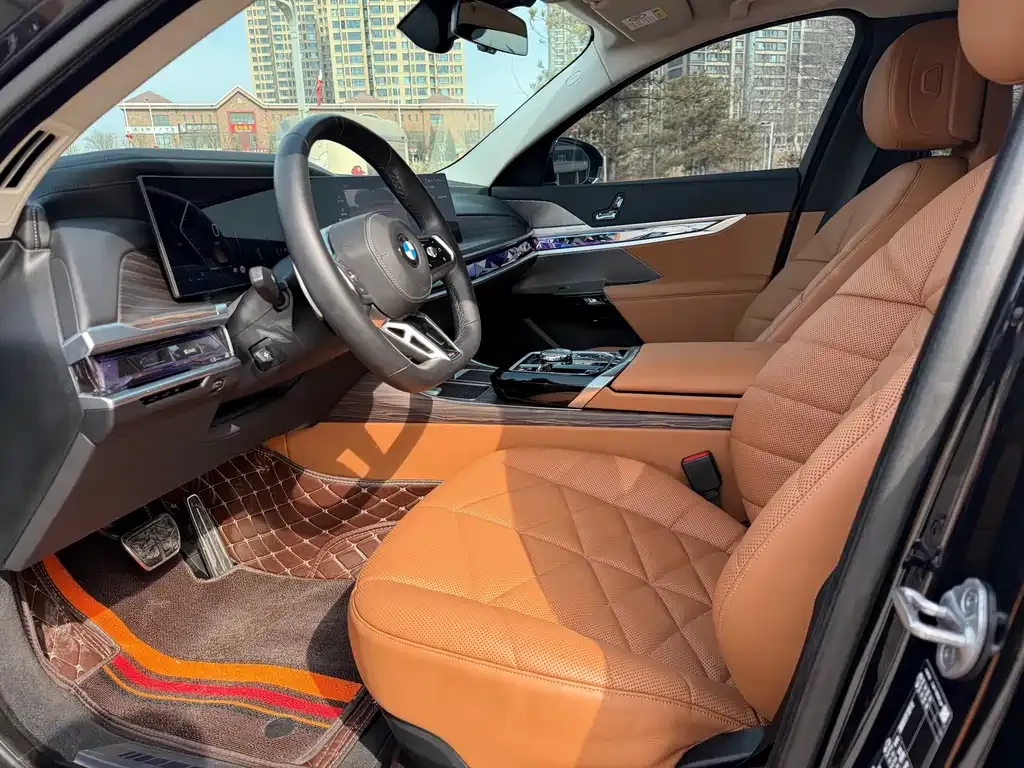 BMW 7 Series — фото 10
