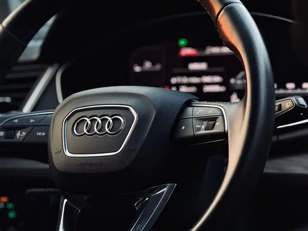 Audi Q5L — фото 3