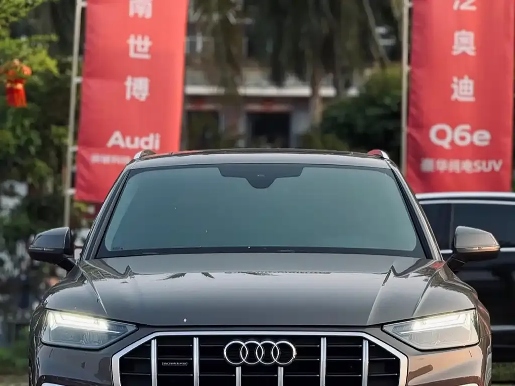 Audi Q5L — фото 6