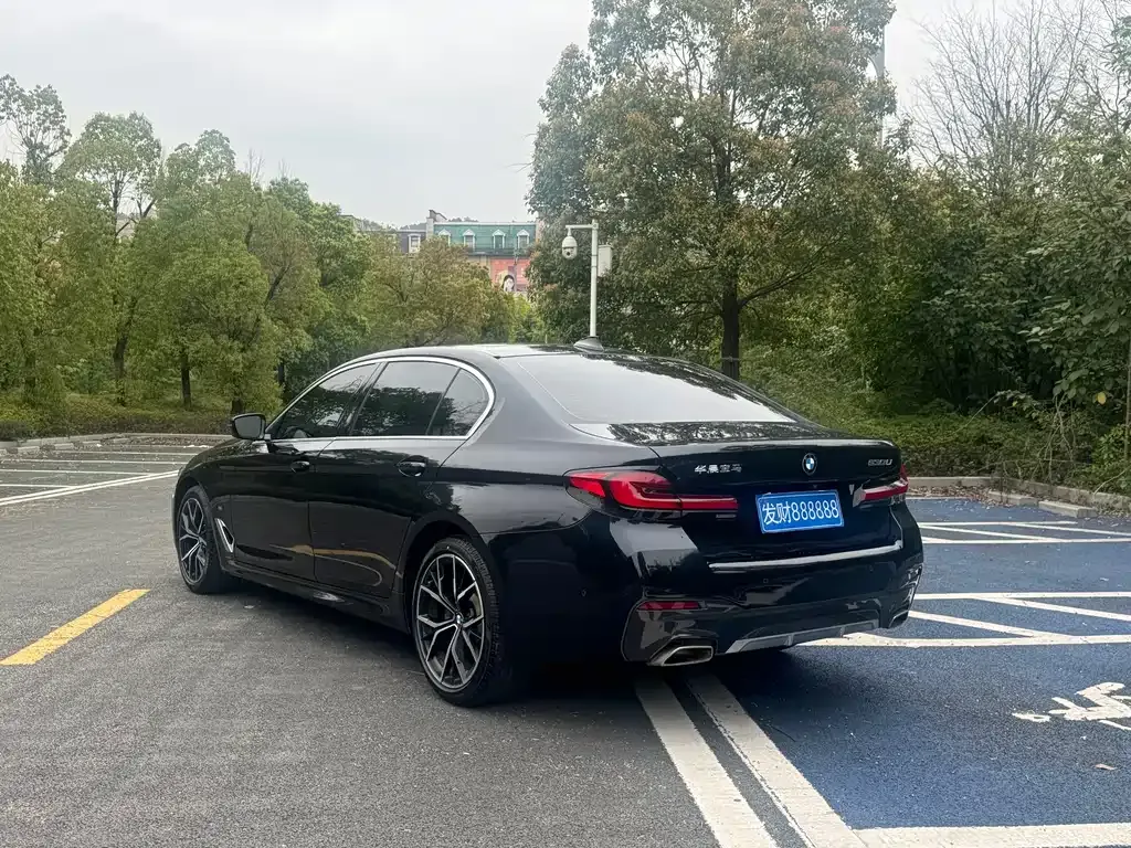 BMW 5 Series — фото 4